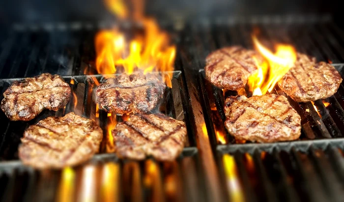 Carne la grătar / foto: Pixabay
