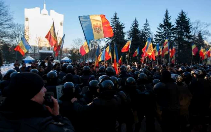 Protest parlament Chisinau la investirea guvernului FOTO Alexandru Tarlev