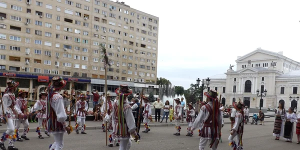 călusarii de la Olt la Turnu severin de rusalii FOTO Alexandra Georgescu 