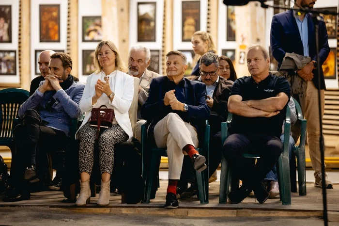 Ambasadorul Elveției în România alături de soția sa Marcela Baggi Junkova