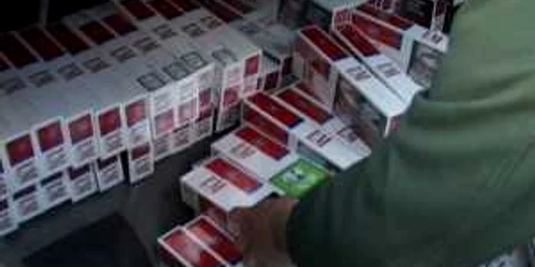 Ţigările nu aveau timbre fiscale româneşti. FOTO: ADEVĂRUL