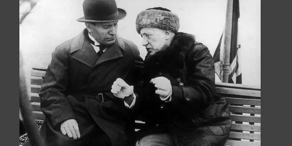 Gabriele D’Annunzio şi Mussolini