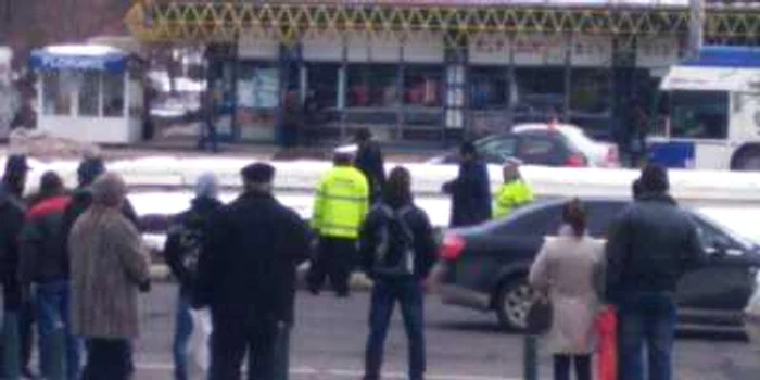 Fotografia din timpul scandalului a fost făcută cu mobilul de către Claudia Filip, martor al evenimentului