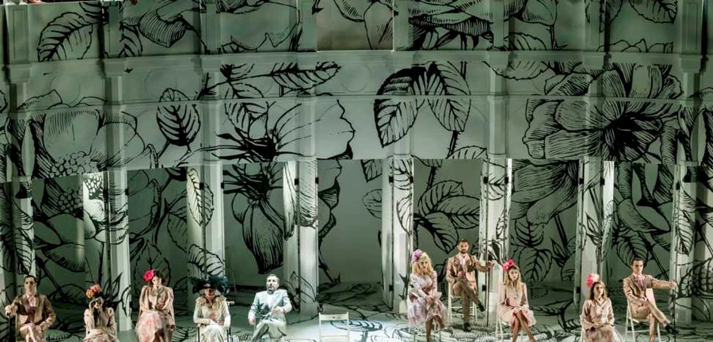Scenografia spectacolul „My Fair Lady“, regizat de Răzvan Ioan Dincă la Mall Băneasa, în sala Epika, este semnată de americanul Maruti Evans                                              FOTOGRAFII: Miluţă Flueraş