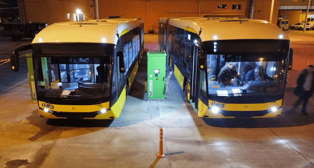 Primele autobuze electrice au ajuns la Timișoara. Sunt vopsite în culorile vechilor tramvaie Timiș 