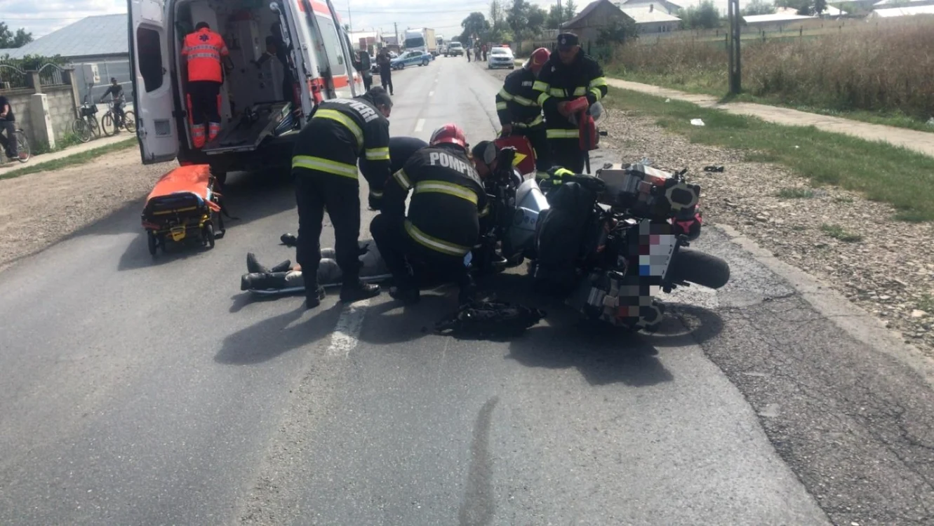 În accident, motociclistul şi-a pierdut viaţa