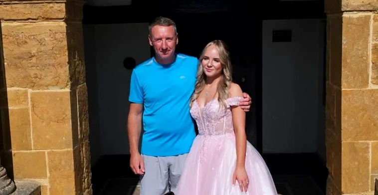  Lee Bodell și partenera sa, Aimee Bedford