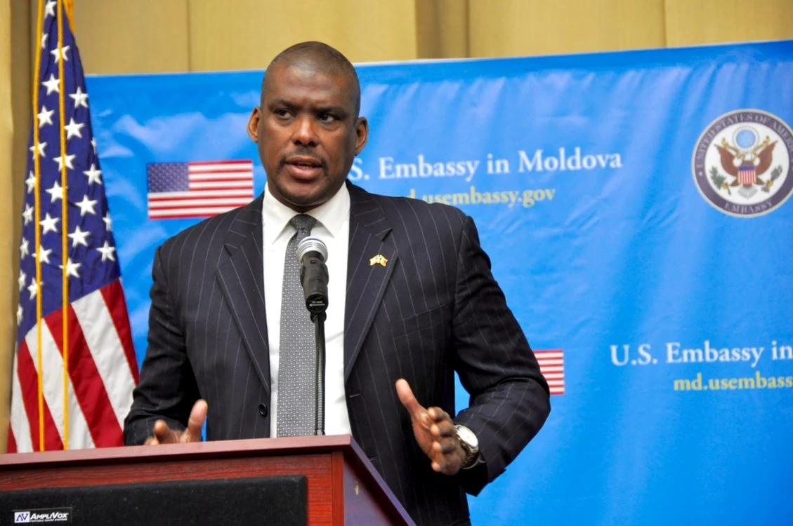Dereck Hogan usembassy.gov