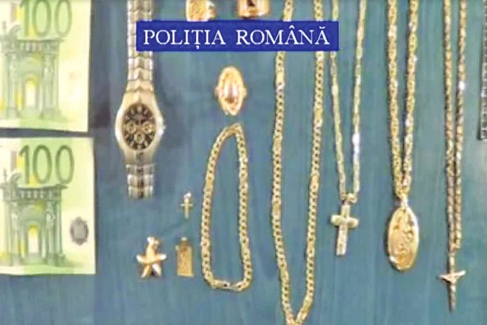Larisa a înscenat jaful împreună cu iubitul ei