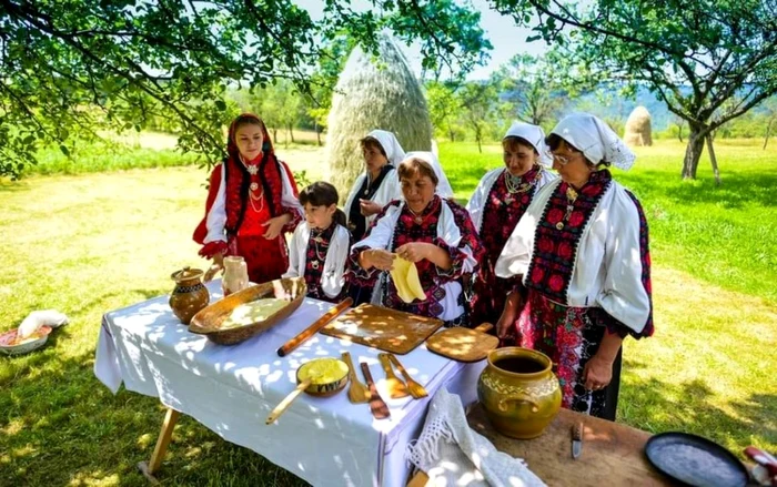 festivalul placintelor padurenesti