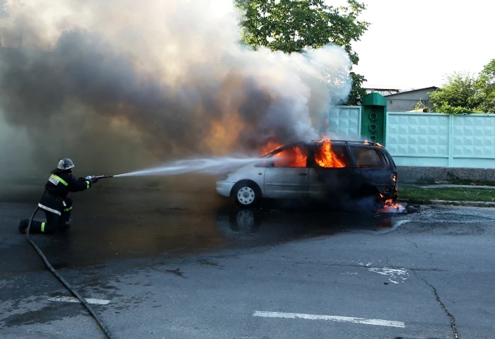 Şoferul a decedat în urma exploziei automobilului