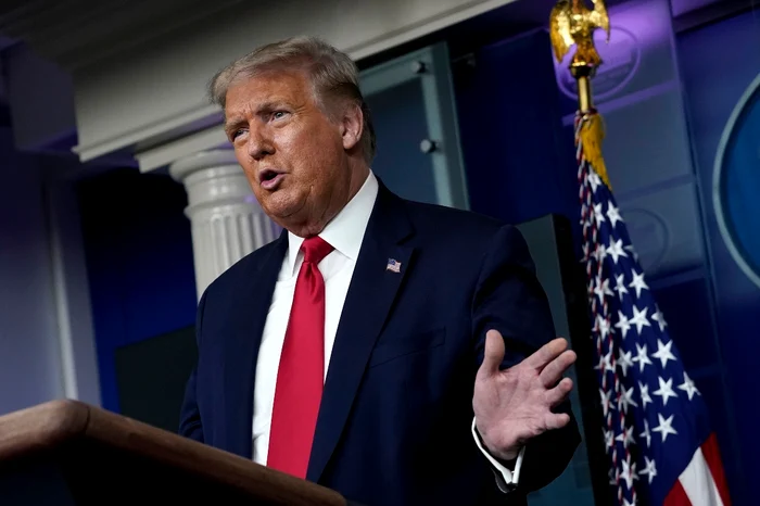 Donald Trump a părăsit brusc conferința de presă pe care o susținea la Casa Albă