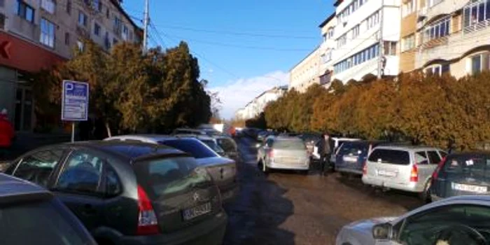 Rezidenţii nu mai au loc în parcarea de pe strada Mare a Unirii