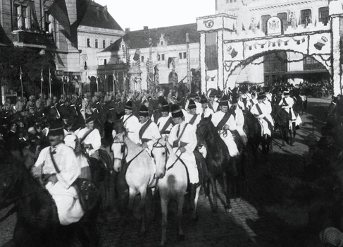 Intrarea Armatei Române în Timișoara (foto: Muzeul Național al Banatului) 