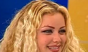 Bianca Drăguşanu, la emisiunea «Din dragoste», la începutul anilor 2000  (captură Antena 1) jpeg