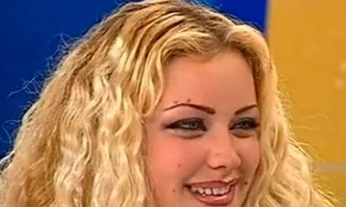 Bianca Drăguşanu, la emisiunea «Din dragoste», la începutul anilor 2000  (captură Antena 1) jpeg