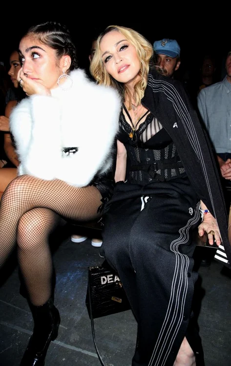 Madonna, alături de fiica ei Lola