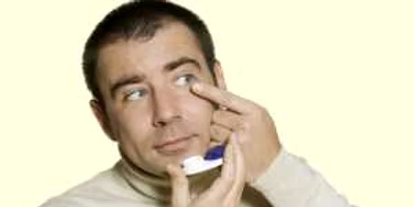 Lentilele de contact speciale îşi schimbă culoarea în funcţie de nivelul glicemiei