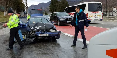 Accident pe DN7 în faţa Mănăstirii Cozia - Vâlcea cu trei victime Foto Costi Tudor