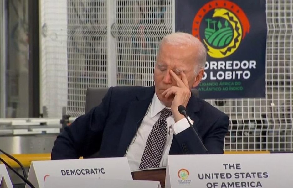 Joe Biden a fost surprins, din nou, dormind în timpul unei întâlniri oficiale 