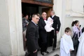 Marina şi Peter Imre i au botezat, anul trecut, pe tripleţi şi i au cununat pe Nicoleta şi Zsolt jpeg
