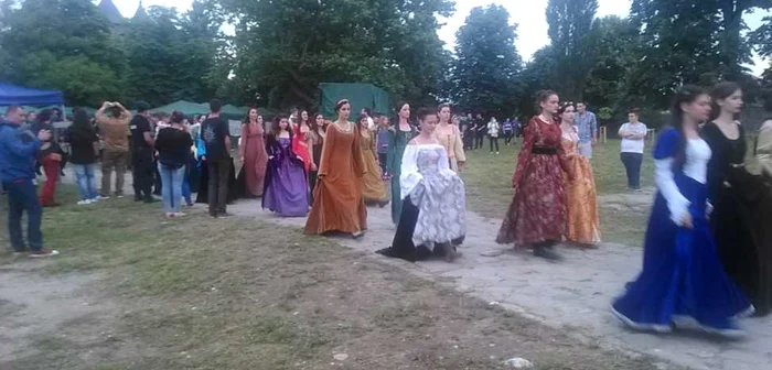 Circulaţie blocată în Târgovişte cu ocazia Paradei Medievale