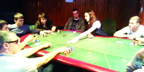 Pokerul a ajuns joc de strategie în cluburile din Capitală