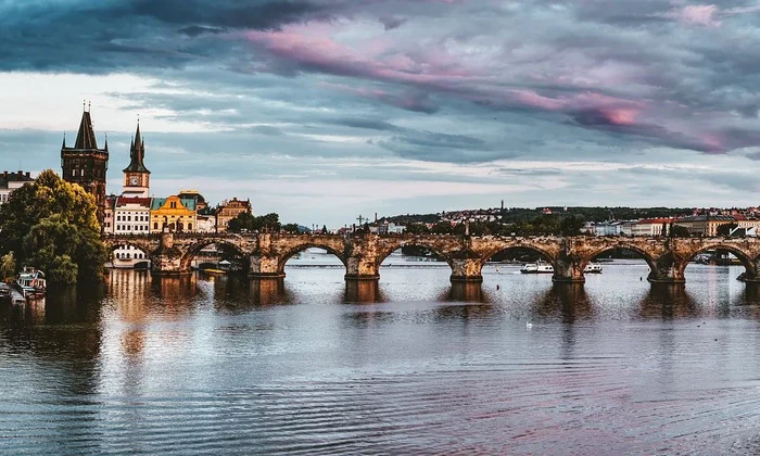 Cristalul de Boemia: Istoria sticlei care a cucerit Europa  jpeg