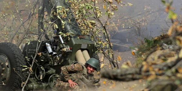 Soldat armean luptand impotriva Azerbaidjanului FOTO EPA-EFE