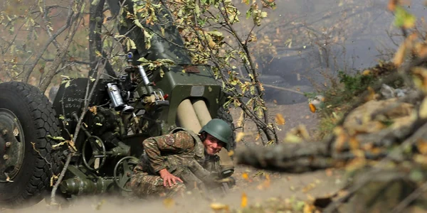 Soldat armean luptand impotriva Azerbaidjanului FOTO EPA-EFE