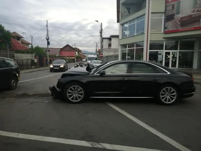 Tânărul aflat la volan a fost prins de poliţişti FOTO: Facebook