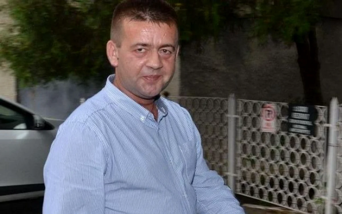 Prim-procurorul Vasile Popa la iesirea de la DNA în octombrie 2014 FOTO Adevarul.ro