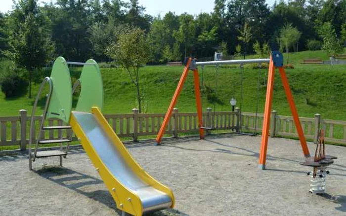 Toboganul cumpărat cu 8.000 lei a fost decontat cu peste 30.000 lei