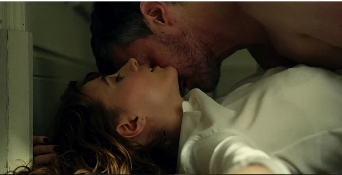Richard Armitage și Charlie Murphy, într-o scenă din serialul „Obsession“ FOTO Netflix