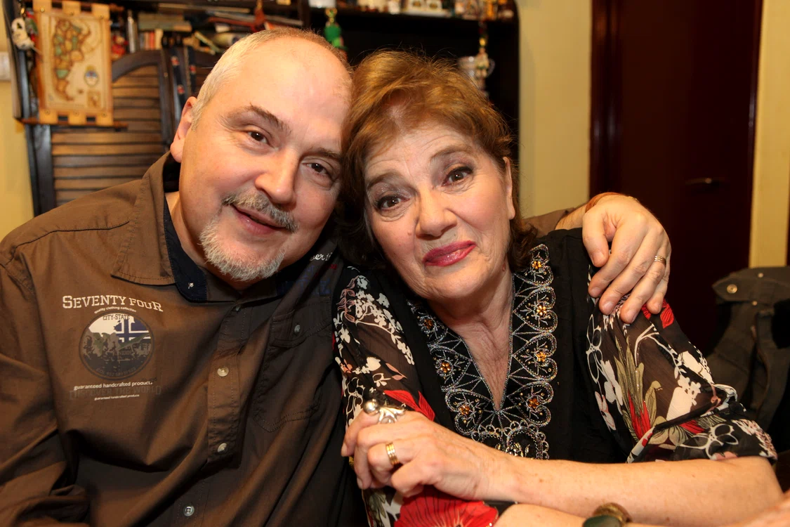 Casa actorilor Eugen Cristea şi Cristina Deleanu e plină până la refuz de suvenituri