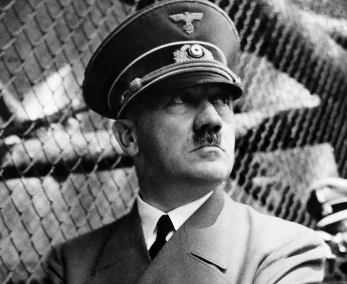 
    Hitler intra şi ieşea din casă cu bodyguarzii lui SSclickpentrufemei.ro  
