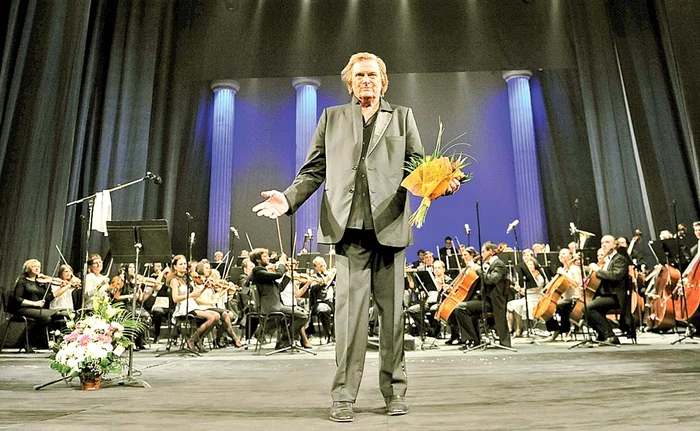 Marele actor nu renunţă la scenă nici la 83 de ani