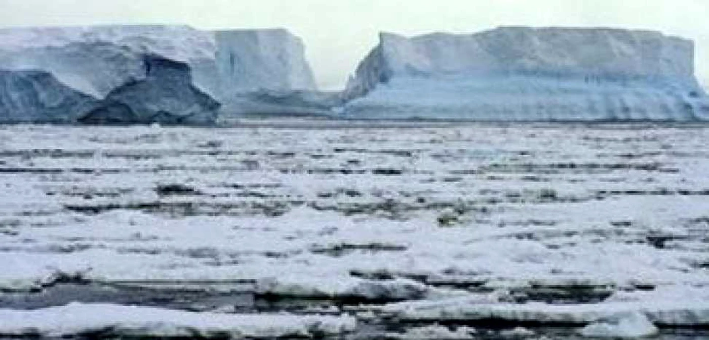 Topirea gheţarilor va declanşa un val de dezastre naturale - revista presei internaţionale