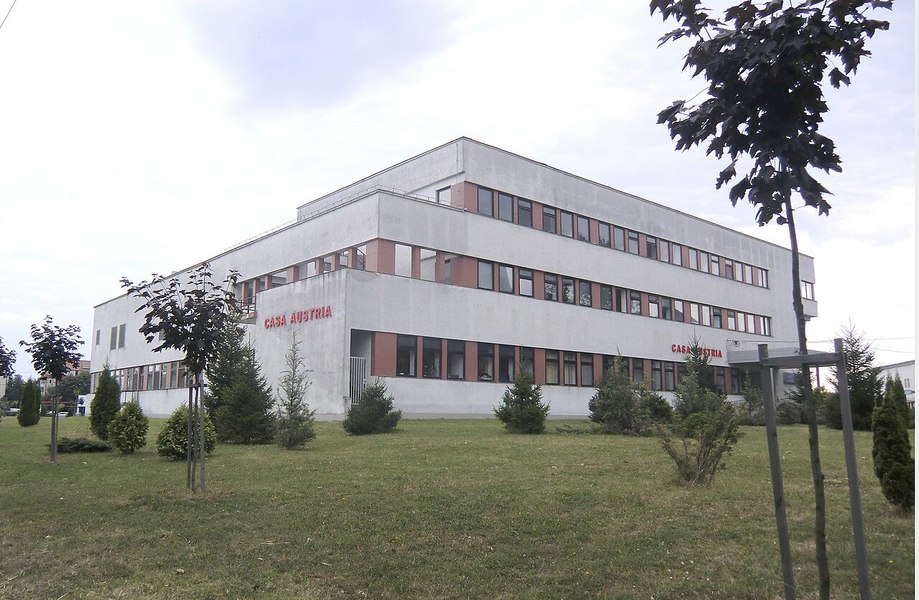 Unii construiesc biserici, alții, spitale. Un austriac a ridicat o clinică de stat în Timișoara. „I-am spus că o să ajungă sigur în Rai“