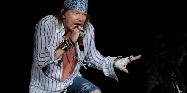 Axl Rose, solistul de la Guns N'Roses 