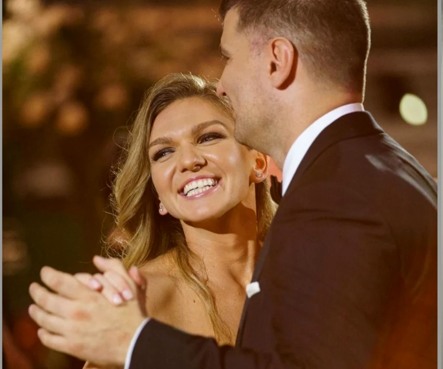 Simona Halep a radiat la petrecere