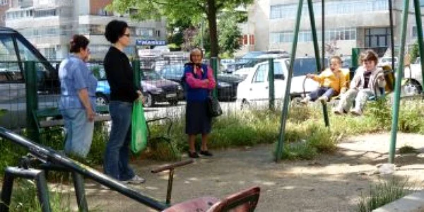 Piteşti: Piteştenii  din zona Fraţii Goleşti cer un loc de joacă pentru copiii lor