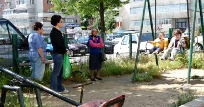 Piteşti: Piteştenii din zona Fraţii Goleşti cer un loc de joacă pentru copiii lor