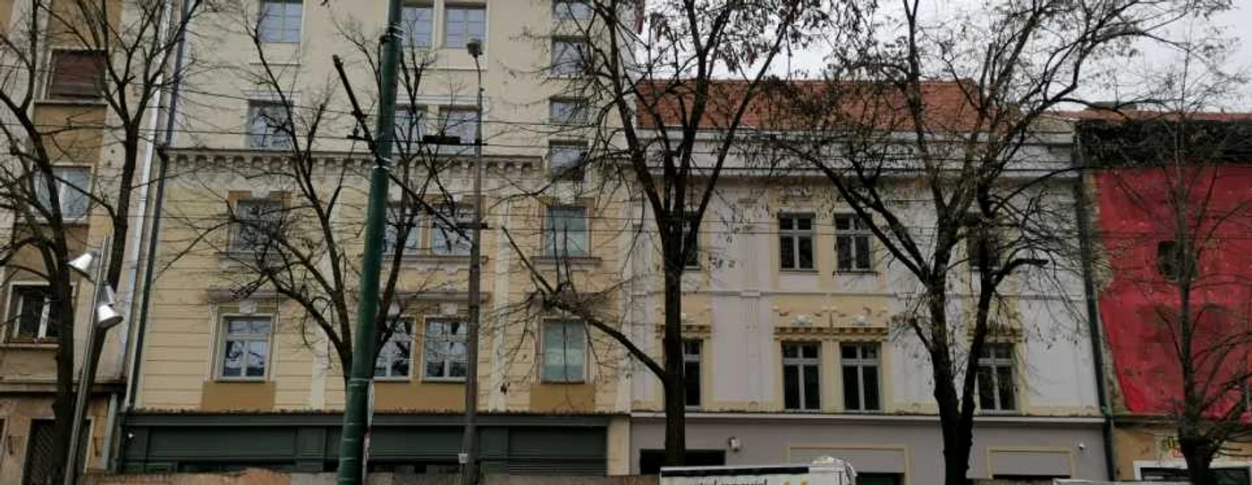 Faţa celor două corpuri de la stradă FOTO Ş.Both