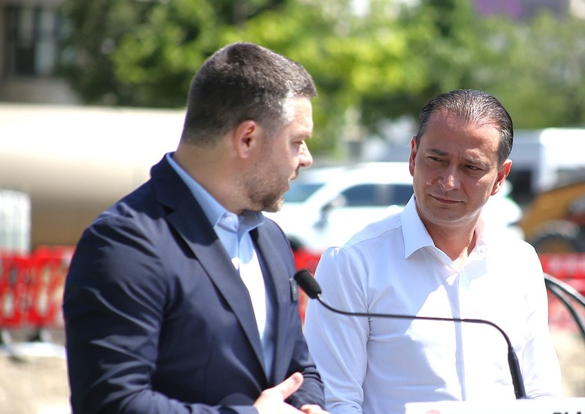 Datoriile către persoanele cu handicap, motiv de dispută între primarul general al Capitalei și edilul de la Sectorul 4