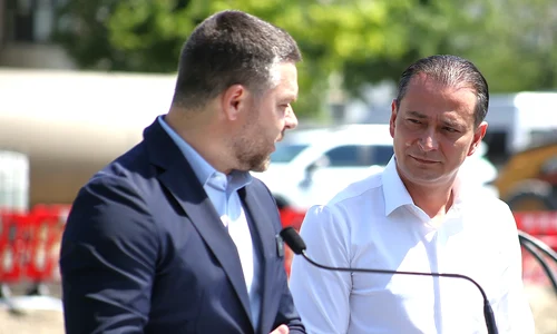 Daniel Baluta si Ciprian Ciucu Planseuol Uniorii (2) jpeg