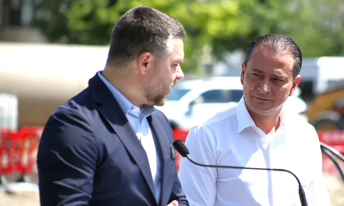 Daniel Baluta si Ciprian Ciucu Planseuol Uniorii (2) jpeg