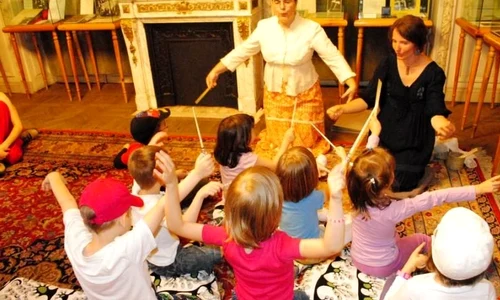 Muză Muzică Muzeu  jpeg