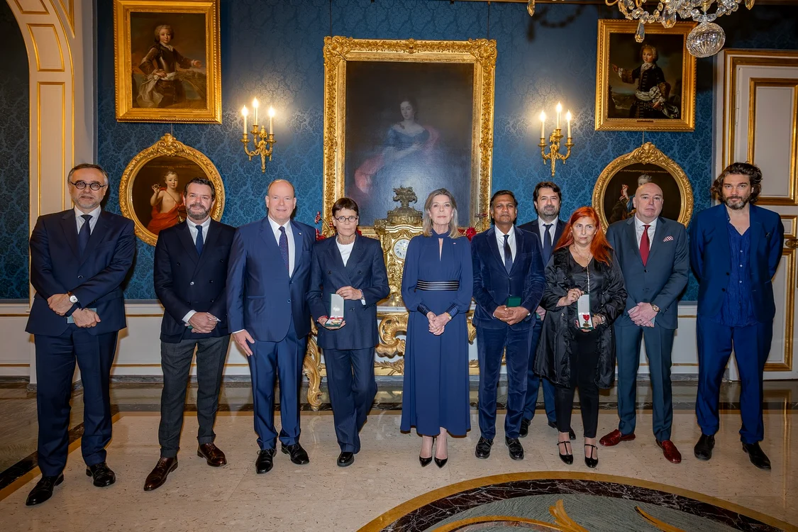 Prințesa Stephanie, cu frații și copiii săi, Prințul Albert, Prințesa Caroline, M Louis Ducruet și dra Camille Gottlieb 1 jpg