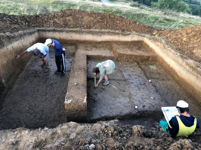 necropola veche de cinci milenii foto muzeul castelului corvinilor